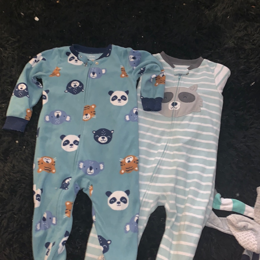 2 Carters Pjs